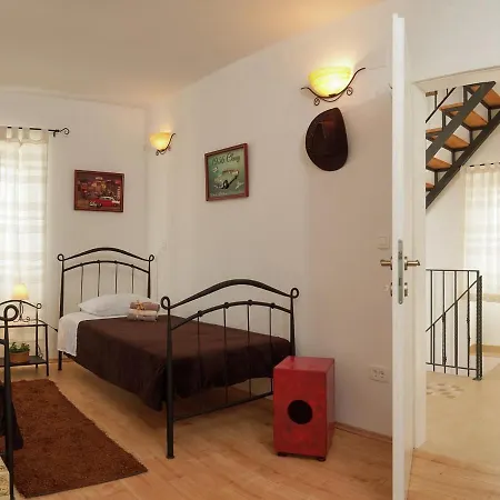 Modern In Grohote With Pool Villa Donje Selo na Šolti